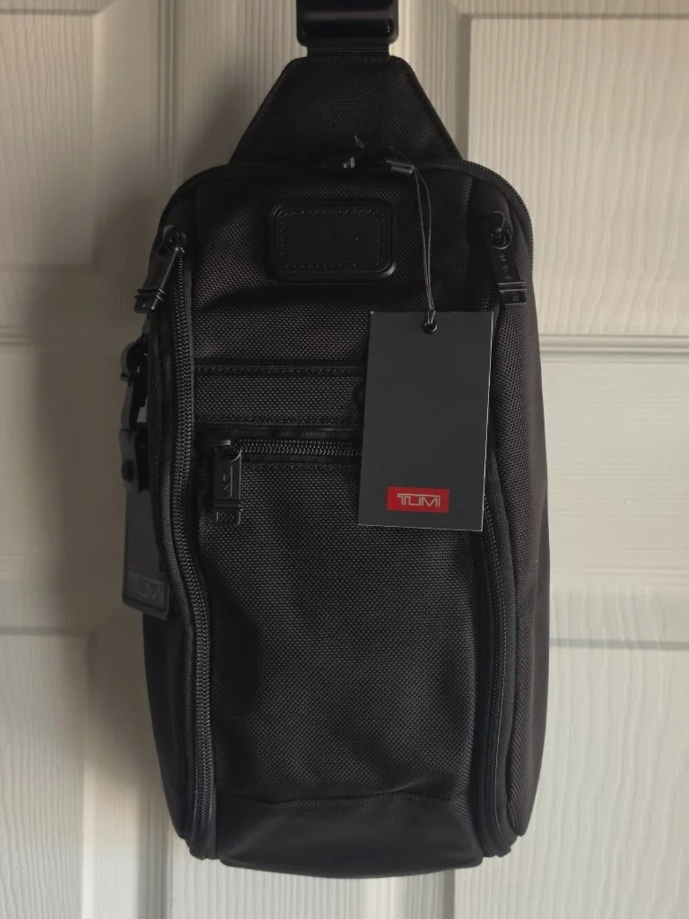 TUMI Alpha LARGE Sling Bag in Black Ballistic Nylon NWT
